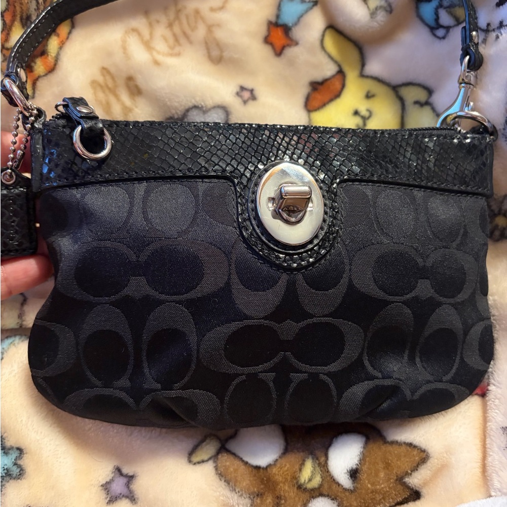 Gorgeous Y2K Coach signature monogram wristlet mini bag black canvas Pouchette - Picture 10 of 11